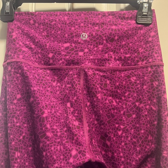 Magenta/Pink Lululemon leggings - Picture 1 of 7